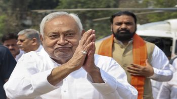 Nitish Kumar Education Qualification