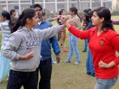 Self Defence Classes For Girls : ವಿದ್ಯಾರ್ಥಿನಿಯರಿಗಾಗಿ ಸ್ವಯಂರಕ್ಷಣೆ ತರಬೇತಿ ಕಾರ್ಯಕ್ರಮ ಪ್ರಾರಂಭ