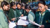 CBSE Board Exam 2025: कक्षा 12वीं फिजिक्स पेपर किसी को लगा टफ तो किसी ने कहा लंबे आंसर के लिए समय कम