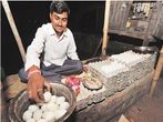 'Egg Vendor' from Bihar gives free coaching to Civil Service aspirants