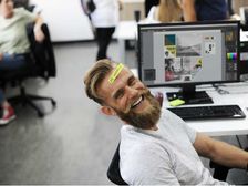 ऑफिस लाइफ को खुशनुमा बनाने के 10 टिप्स