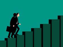 Job Tips After Career Break: करियर में लंबे ब्रेक के बाद ऐसे ढूंढे जॉब, जानिए जरूरी टिप्स