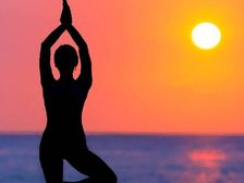 योग में करियर कैसे बनाएं (Career In Yoga In Hindi)