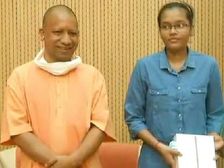 NEET Result 2020: यूपी सरकार ने एनटीए से आकांक्षा सिंह को टॉपर टैग देने की मांग की, उठाएगी पूरा खर्च