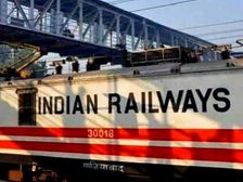 FACT CHECK: भारतीय रेलवे के कर्मचारियों के ओवरटाइम और यात्रा भत्ते में कटौती की खबर सही या गलत जानिए