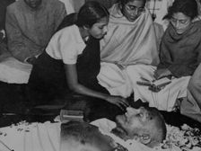 Martyrs Day 2022 महात्मा गांधी कैसे हुए पंचतत्व में विलीन, पूण्यतिथि पर क्यों मनाया जाता है शहीद दिवस