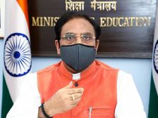 Ramesh Pokhriyal Resign News: केंद्रीय शिक्षा मंत्री रमेश पोखरियाल ने दिया इस्तीफा, ये है कारण