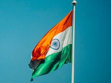 Happy Independence Day Poem 2021: स्वतंत्रता दिवस पर सबसे प्यारी देशभक्ति कविता भर देगी आपमें जोश