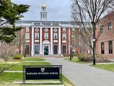 हार्वर्ड बिजनेस स्कूल में कैसे करें स्टडी