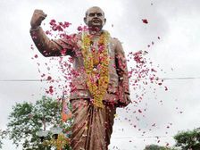 जानिए कौन हैं श्यामा प्रसाद मुखर्जी: भारत में अतुलनीय रहा योगदान