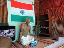 15 अगस्त 1947 को आजादी के जश्न मनाने के बजाए गांधी कहां थे जानिए..