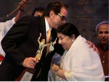 Republic  Day 2025: भारत के टॉप 10 देशभक्ति गीतों की सूची