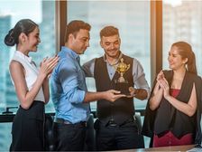 Education Awards 2022: अंतर्राष्ट्रीय शिक्षा पुरस्कार 2022 विजेताओं की लिस्ट