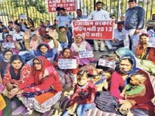 राजस्थान: 10 साल से अटकी भर्तियां,  धरने पर बैठी महिलायें