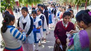 Up Board Result Live Update: यूपी बोर्ड 10वीं, 12वीं के परिणाम हुए जारी, छात्राओं ने एक बार फिर मारी बाजी