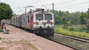 SCR Railway Recruitment 2023: दक्षिण मध्य रेलवे में जूनियर तकनीकी पदों पर निकली भर्ती, PDF विवरण देखें