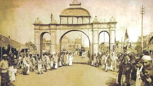 स्वदेशी आंदोलन: क्या हुआ जब अंग्रेजों ने किया बंगाल का बंटवारा?