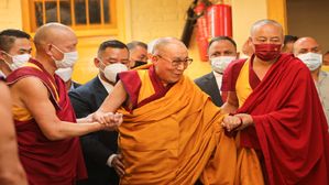 14th Dalai Lama Birthday: यहां देखें तिब्बत के सभी 14 दलाई लामा की लिस्ट