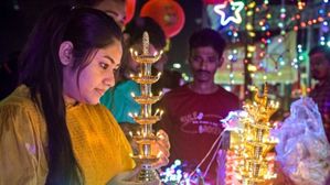 Diwali Poems in hindi: दिवाली के अवसर पर पढ़ें प्रसिद्ध कवियों की टॉप कविताएं