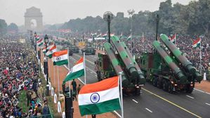 जानिए भारतीय सेना में कितनी तोपें, कितने रॉकेट और न्यूक्लियर वॉरहेड