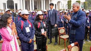 Ek Bharat Shreshtha Bharat: एक भारत श्रेष्ठ भारत कार्यक्रम के तहत पूरे भारत से लगभग सौ छात्र जायेंगे ओरोविल