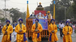 Guru Gobind Singh Jayanti Wishes Quotes 2024: गुरु गोबिंद सिंह जयंती पर शेयर करें टॉप विशेज मैसेज और कोट्स