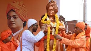 राष्ट्रीय युवा दिवस पर दें स्वामी विवेकानंद पर दमदार भाषण| Speech on Swami Vivekananda in Hindi