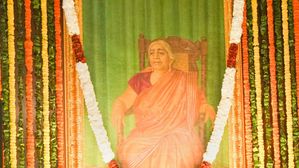 Sarojini Naidu's Birth Anniversary: 10 लाइनों में जानिए सरोजिनी नायडू के बारे में