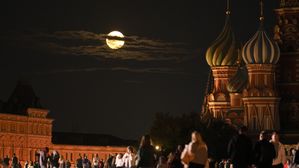 23 अप्रैल का दिन बेहद होगा खास, पूर्णिमा की रात दिखेगा गुलाबी चांद