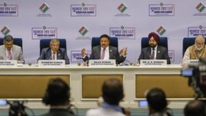 List of Election Commissioners: भारत के चुनाव आयुक्त कौन हैं? यहां देखें सभी चुनाव आयुक्तों की सूची