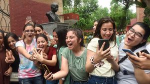 UP Board Result 2024: यूपी बोर्ड 10वीं, 12वीं रिजल्ट आज होंगे जारी, कैसे करें स्कोरकार्ड डाउनलोड