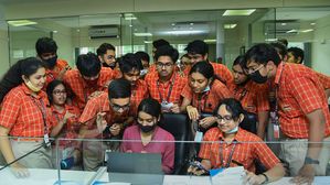 CBSE Board 10th Result 2024 (Out): सीबीएसई बोर्ड 10वीं रिजल्ट डिजिलॉकर पर हुए जारी, डाउनलोड करें स्कोरकार्ड 