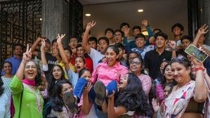 HP Board 10th Result 2024: हिमाचल प्रदेश 10वीं बोर्ड परिणाम हुए जारी, 74.61% छात्रों ने पास की परीक्षा