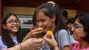 HP Board Class 10 Toppers List: हिमाचल प्रदेश 10वीं बोर्ड में रिधिमा शर्मा ने किया टॉप, देखें टॉपर्स सूची