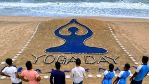 Happy Yoga Day Wishes 2024: योग दिवस पर भेजें बच्चों और युवाओं को प्रेरणादायक संदेश