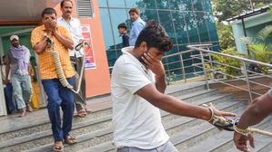 NEET Paper Leak: बिहार से दिल्ली लाये जायेंगे आरोपी, CBI करेगी पूछताछ  