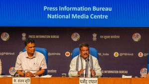 NEET-UG और UGC-NET पेपर लीक पर शिक्षा मंत्री ने दिया जवाब, कहा- NTA नहीं, शिक्षा माफिया और लोग हैं जिम्मेदार