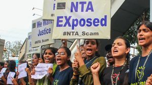 केंद्र ने Anti-Paper Leak Law के तहत नए नियमों की घोषणा की, NRA को गाइ़डलाइन तैयार करने का निर्देश