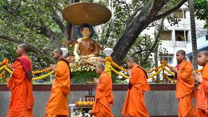 Guru Purnima 2024 Date: गुरु पूर्णिमा कब है? जानिए इस दिन का शुभ मुहूर्त और धार्मिक महत्व