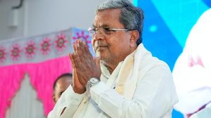 निजी फर्मों में कन्नड़ भाषियों के लिए कर्नाटक आरक्षण विधेयक पर फिलहाल लगी रोक, जानिए किसने क्या कहा?