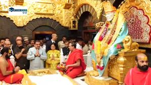 कौन थे साईं बाबा? 10 लाइनों में जानिए शिरडी वाले बाबा के बारे में जन्म से मृत्यु तक