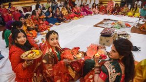 Ahoi Ashtami 2024: क्यों मनाया जाता है अहोई का त्योहार? जानें इस मनाने के पीछे की असली कहानी