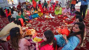 Ahoi Ashtami Wishes 2024: अहोई अष्टमी पर भेजें शुभकामना संदेश, दें माताओं को बच्चों की बधाई