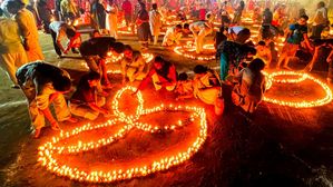 Diwali Essay 2024: दीवाली पर कैसे लिखें कक्षा 1, 3 और 5 के छात्र निबंध