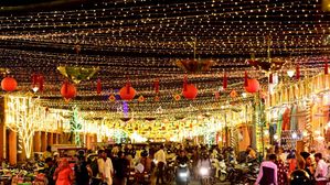 Happy Chhoti Diwali Wishes 2024: छोटी दीवाली पर शेयर करें टॉप 10 शुभकामना संदेश