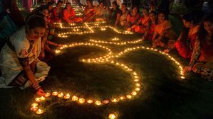 Narak Chaturdashi 2024: नरक चतुर्दशी पर शेयर करें बेस्ट विशेज मैसेज और कोट्स वो भी हिंदी में..