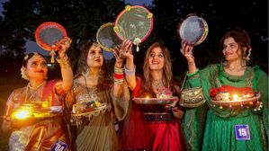 Karva Chauth 2024: आखिर क्यों मनाया जाता है करवाचौथ? जानिए इसे मनाने के पीछे की असली कहानी