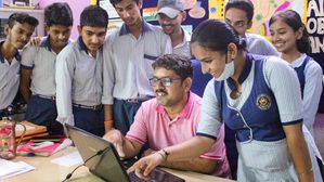 क्लास 5 और 8 में फेल हुए तो करनी होगी एक और साल पढ़ाई, आखिर क्यों बदला गया 'नो-डिटेंशन पॉलिसी'? जानिए नए नियम