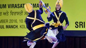 Guru Gobind Singh Jayanti 2025: गुरु गोविंद सिंह जयंती पर शायरी यहां पढ़ें और शेयर करें