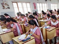 தேர்வு எழுதும் மாணவர்களுக்கு கட்டுப்பாடுகள்: தேர்வுத் துறை அறிவிப்பு 